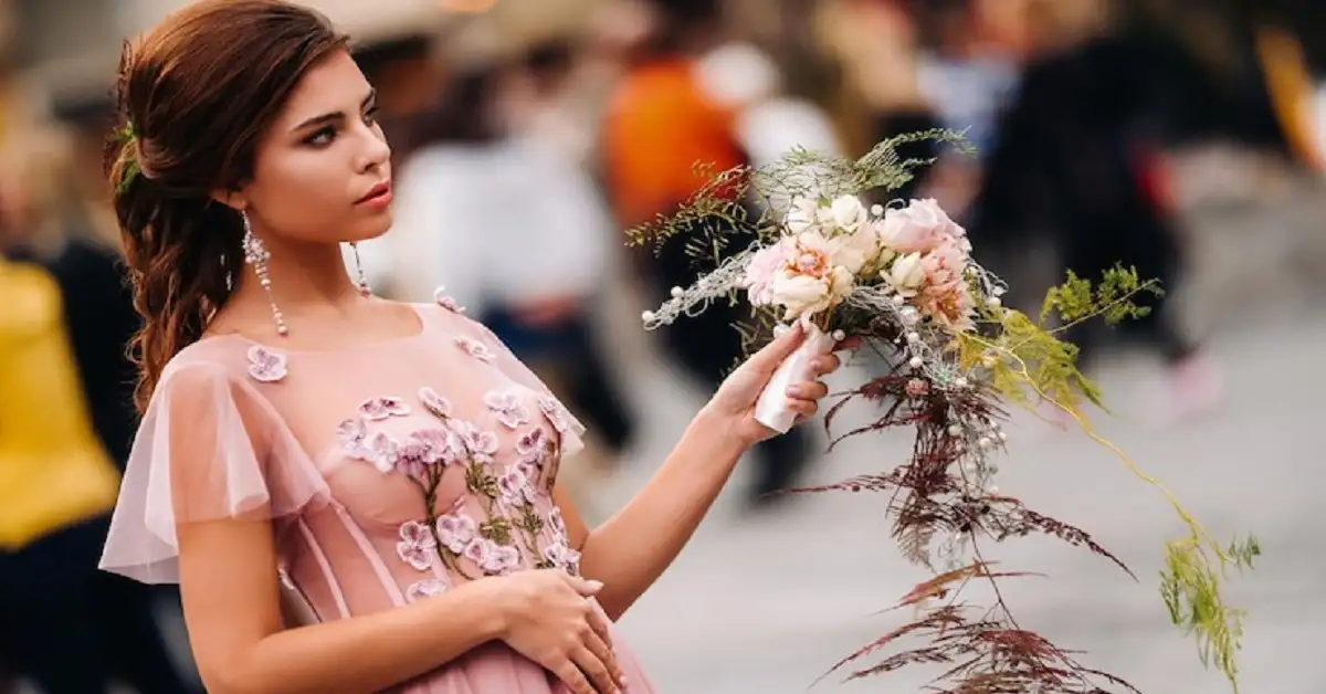 From Day to Night: Pink Dress for Every Occasion